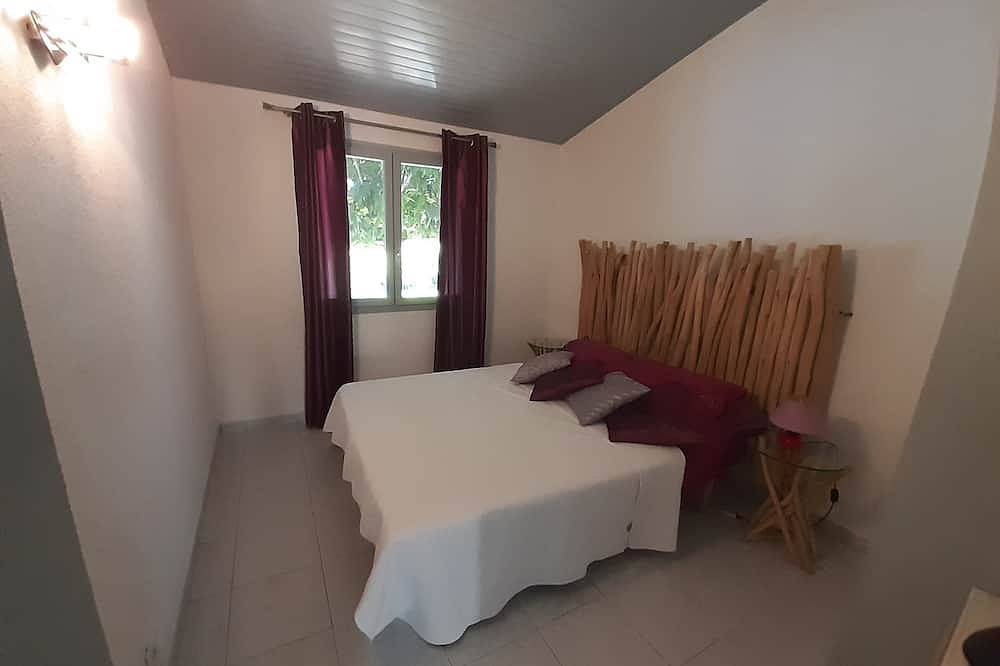 Villa indépendante climatisée avec piscine privée à 80 m à pieds de la plage! in Zonza, Arrondissement de Sartène