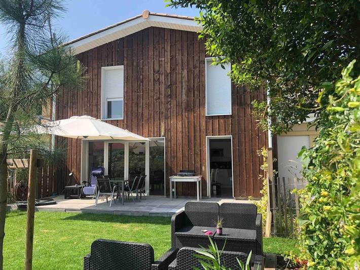Gîte pour 6 personnes, avec terrasse et jardin