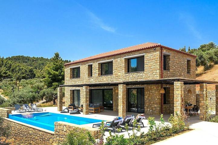 Villa for 8 people, with garden - 1