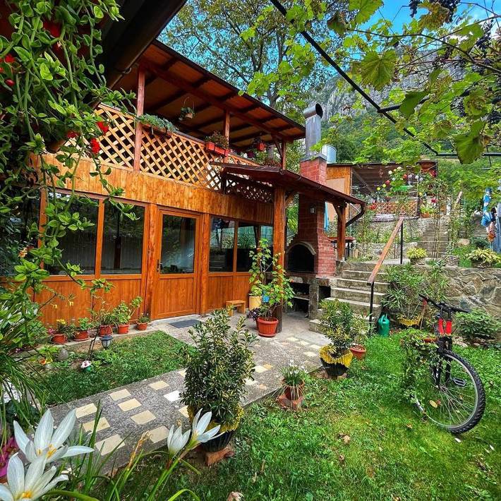 Maison d’hôte pour 2 personnes, avec jardin ainsi que piscine et terrasse
