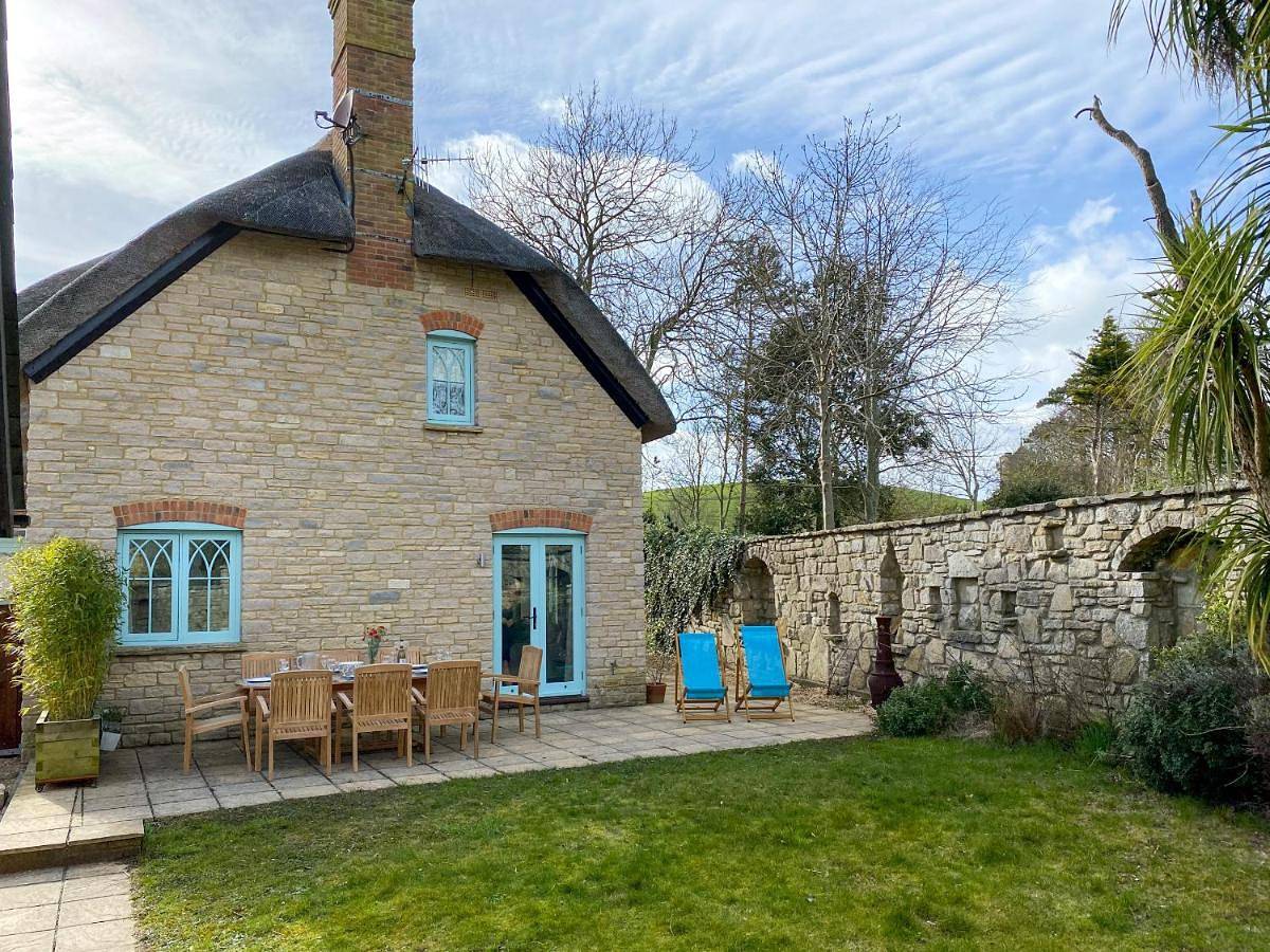 Four-Bedroom Holiday Home in Lulworth Cove, Dorset