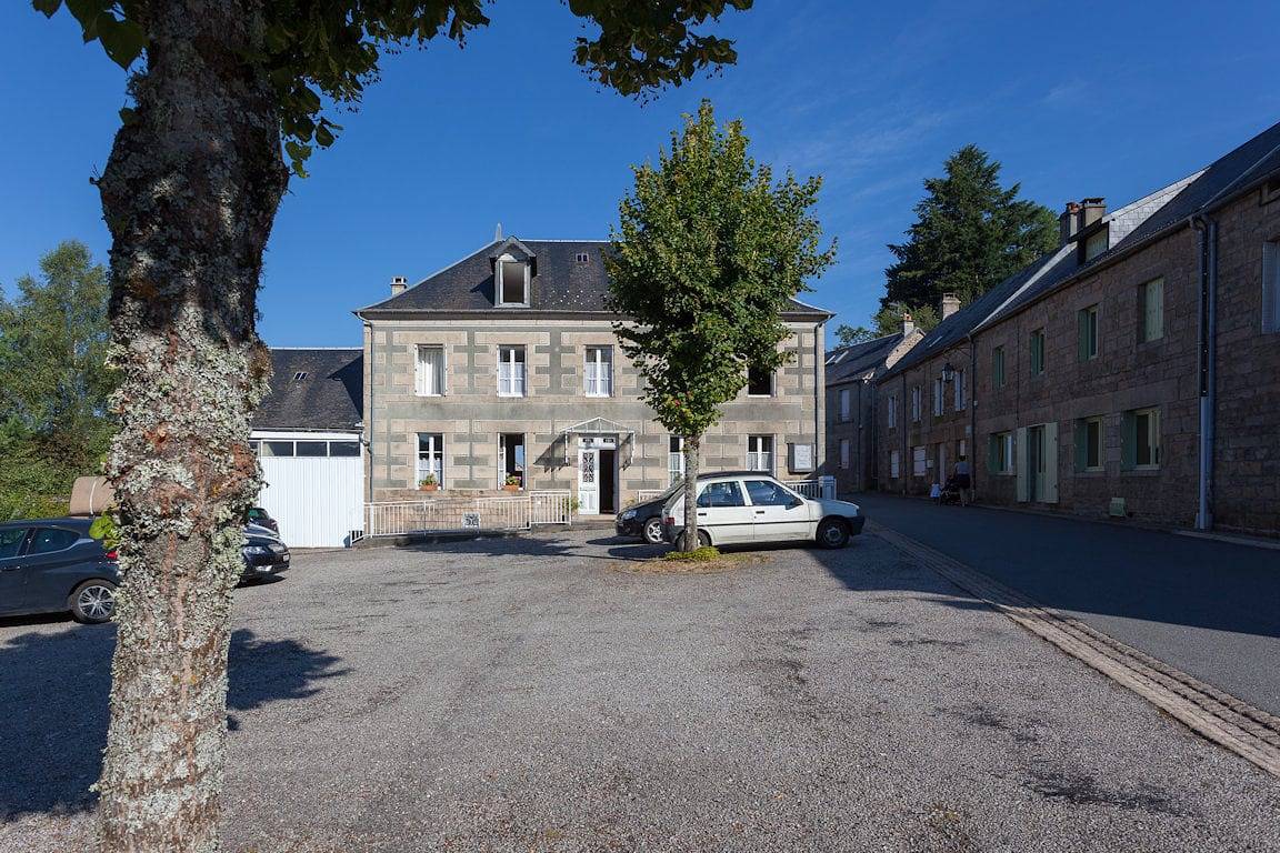 La Vieille Auberge en Limousin - Chambre Millejoies in Peyrelevade, Région d'Ussel
