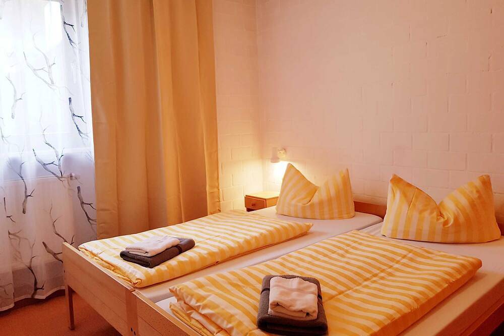 Ganze Wohnung, Ferienwohnung bis 4-6 Personen - Berg-Bungalows Leinleitertal in Heiligenstadt, Fränkische Schweiz