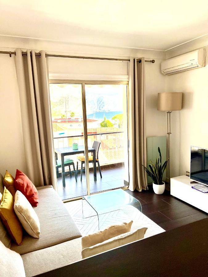 Entire apartment, Two-Bedroom Apartment in Beaulieu-sur-Mer, Mediterranean Coast (France)