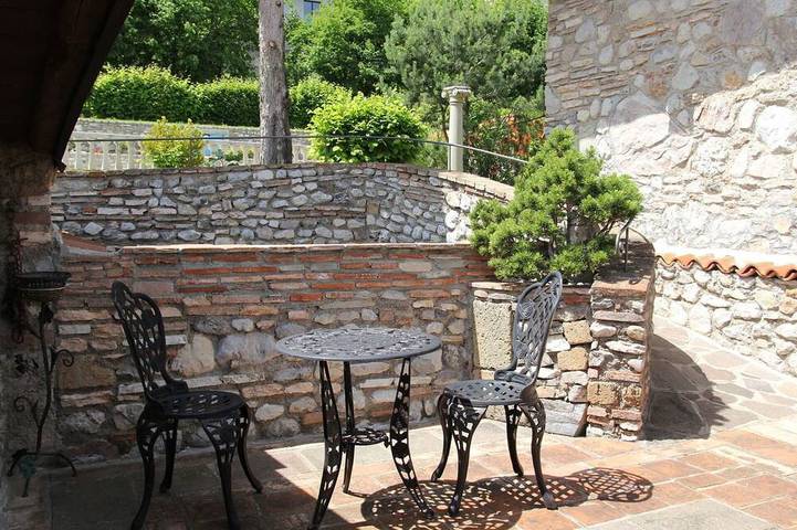 Agriturismo per 3 persone, con piscina e giardino in Tremosine