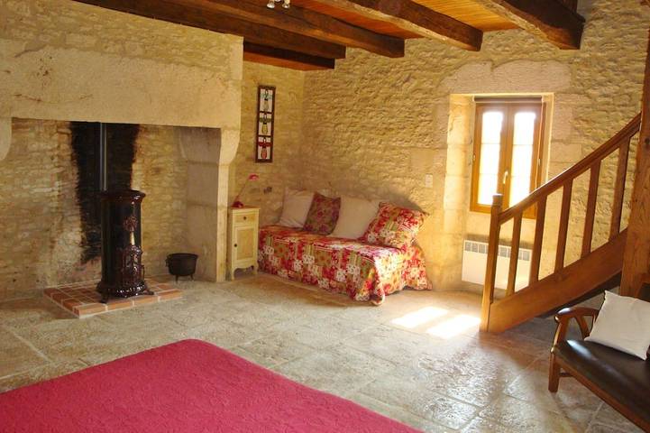 Gîte pour 27 personnes, avec jardin et sauna, animaux acceptés à Saint-Front-sur-Lémance - 2