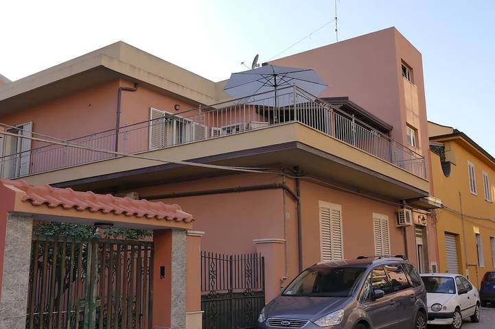 Gîte pour 6 personnes, avec balcon à Milazzo