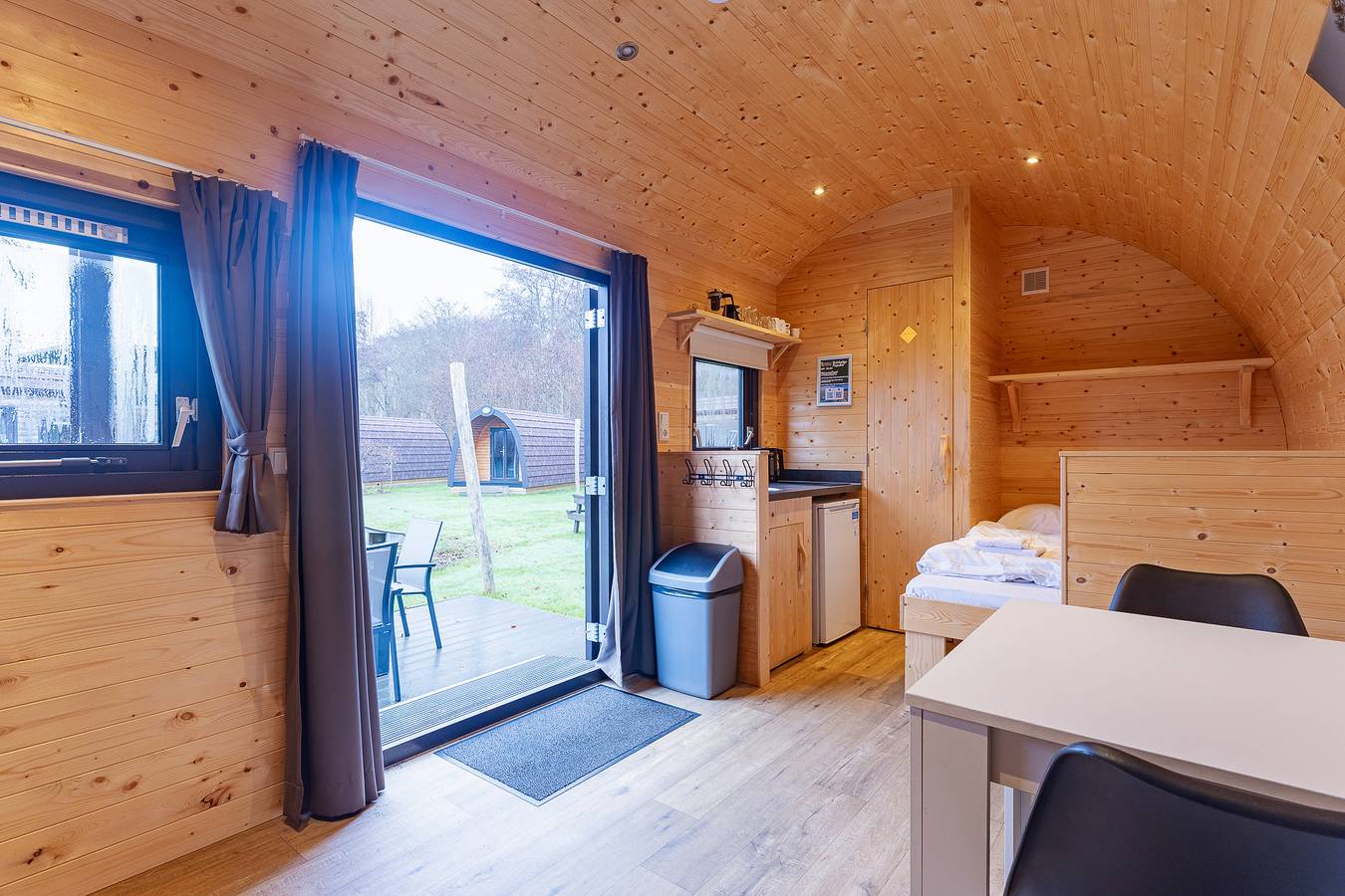 Duinlodge 4p - Camping Duinhoeve - Zeeland | glamping met het hele gezin | Maireweg 7 in Burgh-Haamstede, Zeeuwse Kust