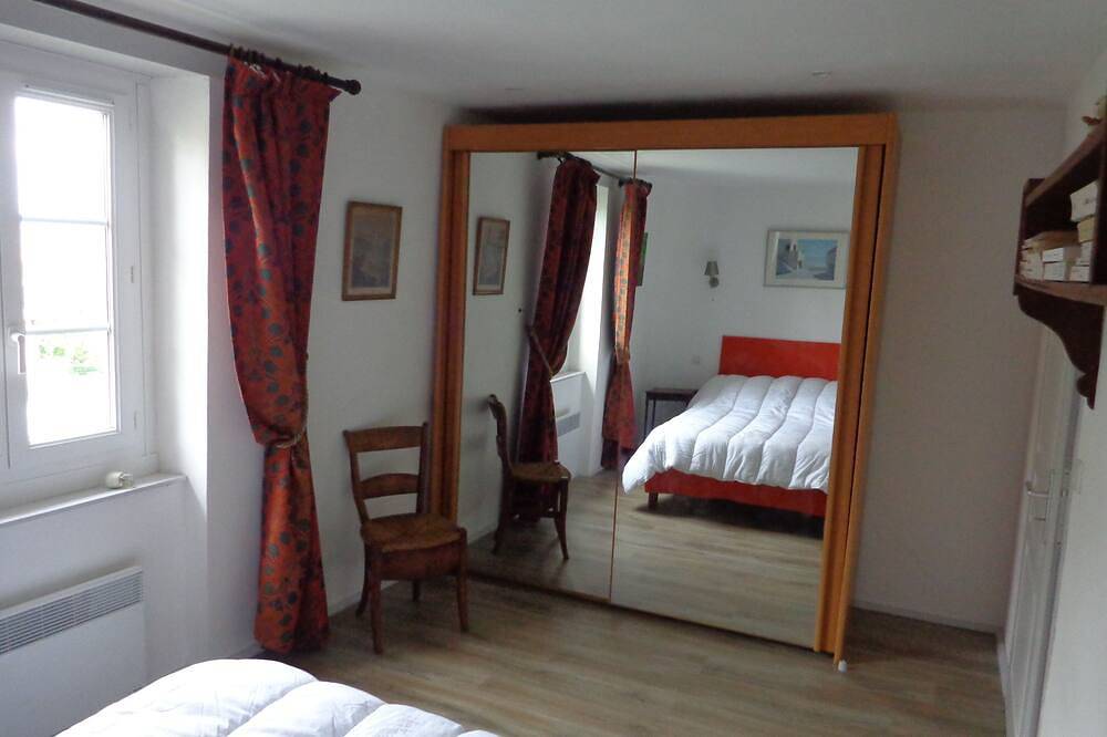 Entire apartment, Large 55m² apartment, separate entrance, parking. in Hasparren, Bayonne region