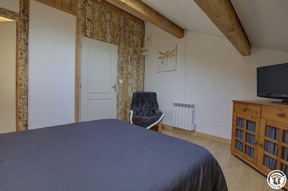 Le Refuge des Petits Faucons in Belleydoux, Nantua