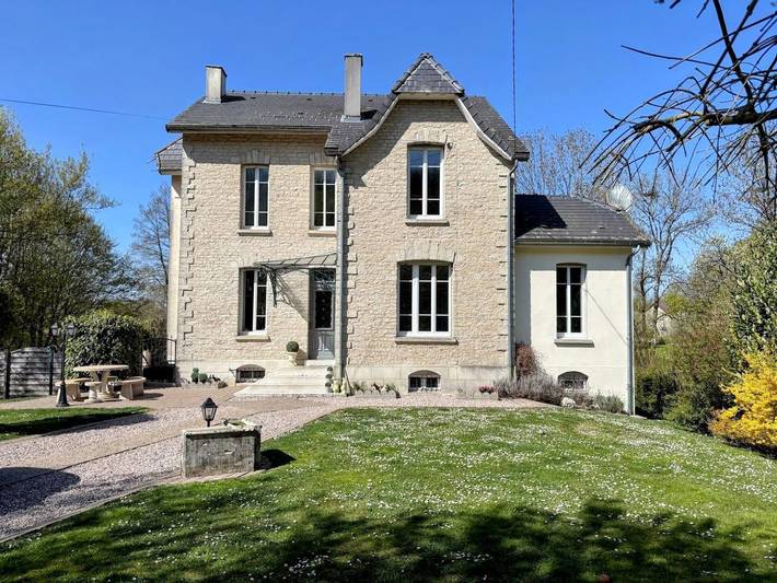 Gîte pour 10 personnes, avec Jardin à Clermont-en-Argonne