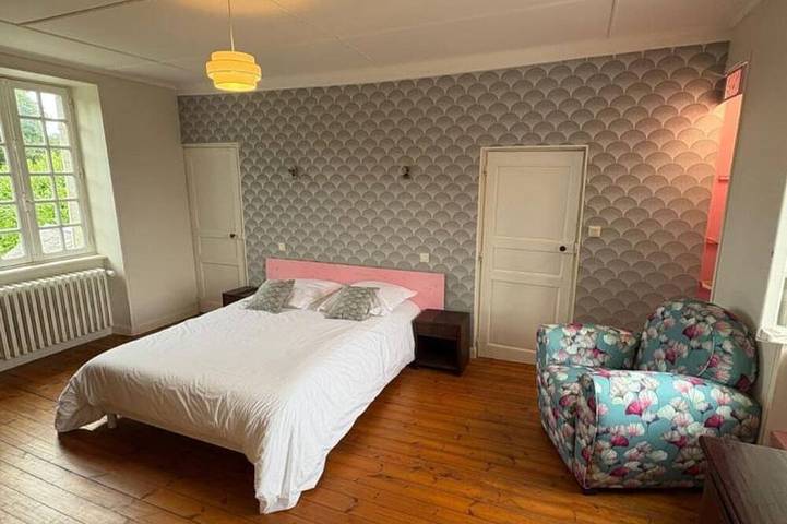 Gîte pour 12 personnes, avec jardin, animaux acceptés à Bacilly - 4