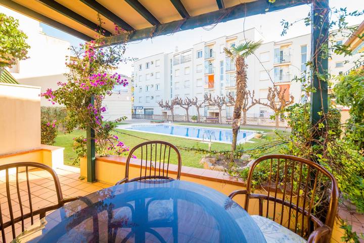 Ferienhaus 'La Calma' mit Gemeinschaftspool, Privatterrasse und Wlan in Platja d'Aro, Costa Brava
