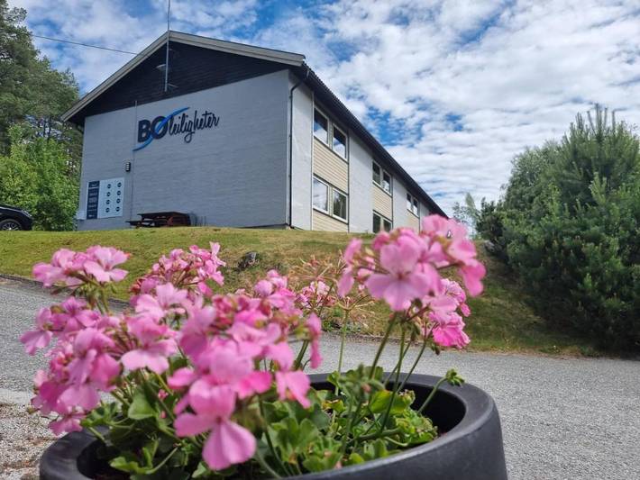 Location de vacances pour 6 personnes, avec terrasse et jardin dans Bø - 2