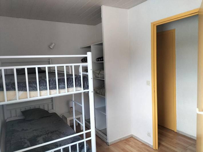 Location de vacances pour 7 personnes, avec piscine ainsi que jardin et vue, animaux acceptés à Lablachère - 2