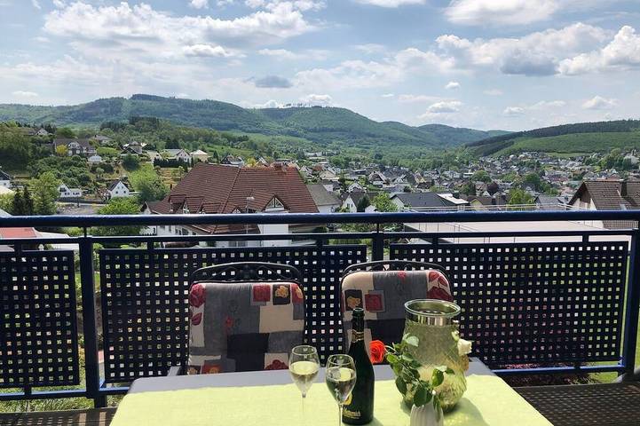 Ferienwohnung für 4 Personen, mit Balkon in Eschenburg