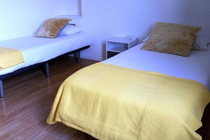 Hôtel pour 2 personnes, avec vue ainsi que piscine et jardin à Le Boulou - 2