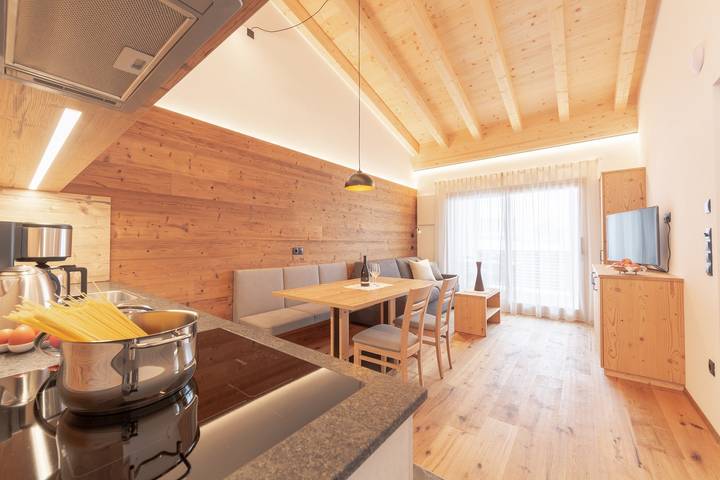 Ganze Wohnung, 'Hoferhof - Ferienwohnung A' mit Bergblick, Balkon und Wlan in Villgratner Berge, Gsies