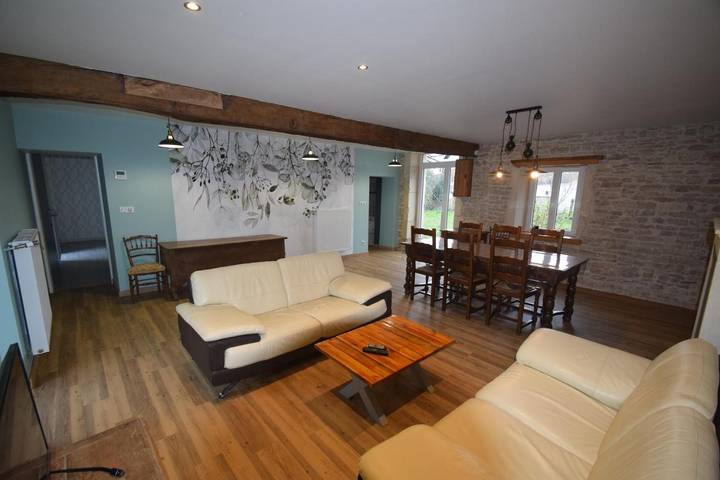 Location de vacances pour 6 personnes, avec vue et jardin à Chaunay - 3