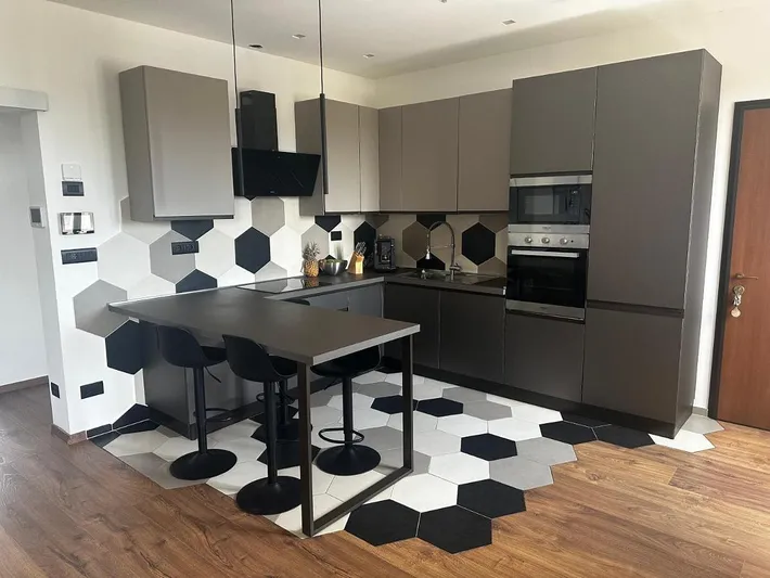 Ferienwohnung für 5 Personen, mit Ausblick und Pool sowie Garten - 1