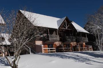 Gîte pour 4 personnes, avec piscine et jardin ainsi que balcon et sauna dans Lac Pavin
