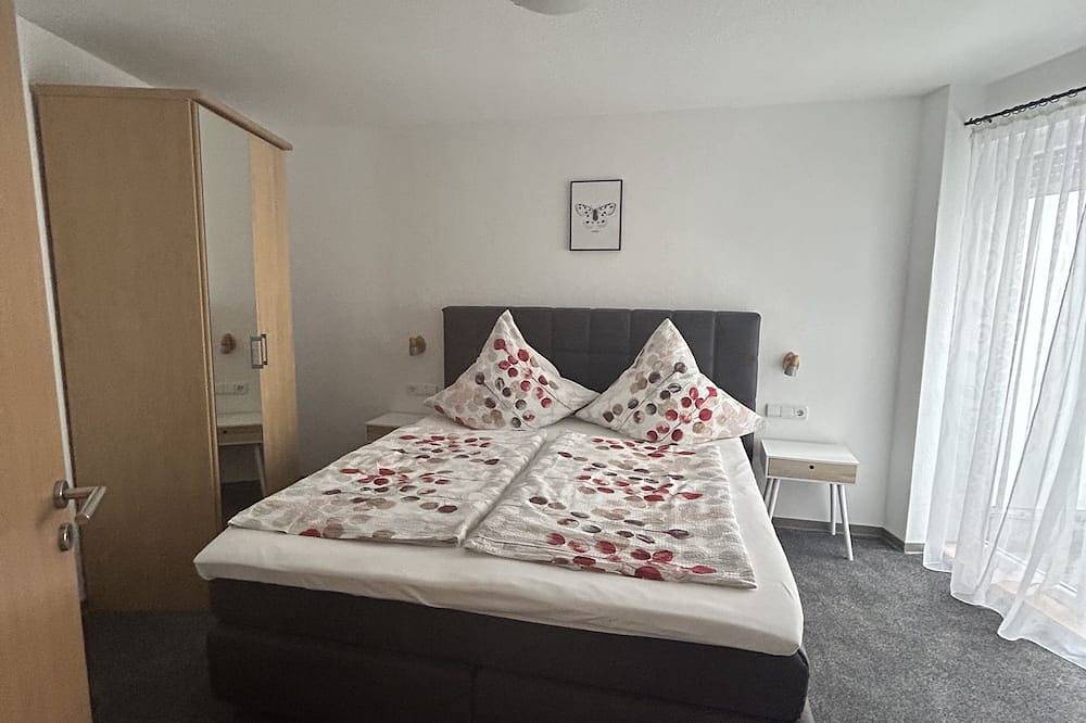 Ganze Wohnung, Helle, komfortabel eingerichtete Ferienwohnung mit Panoramablick in Cond, Cochem