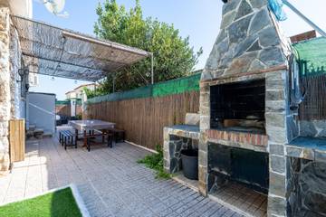 Casa Rural para 8 Personas en Creixell, Provincia de Tarragona, Foto 2
