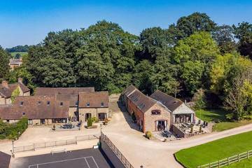 Cottage for 11 People in Shropshire, West Midlands, Photo 2