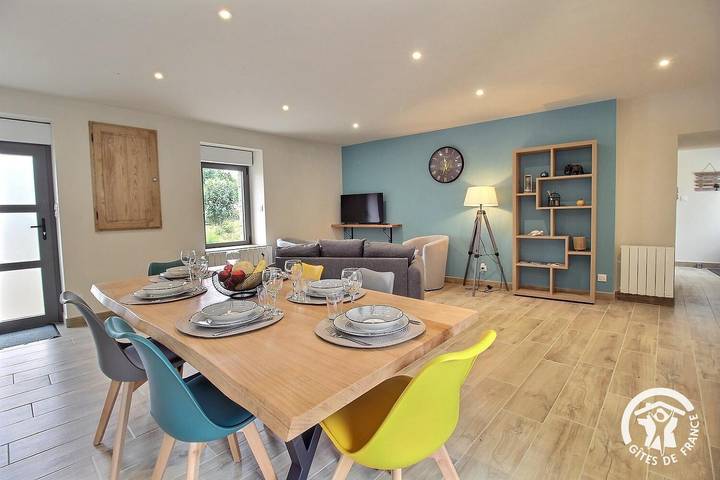 Gîte pour 4 personnes, avec jardin et terrasse à Kerpert