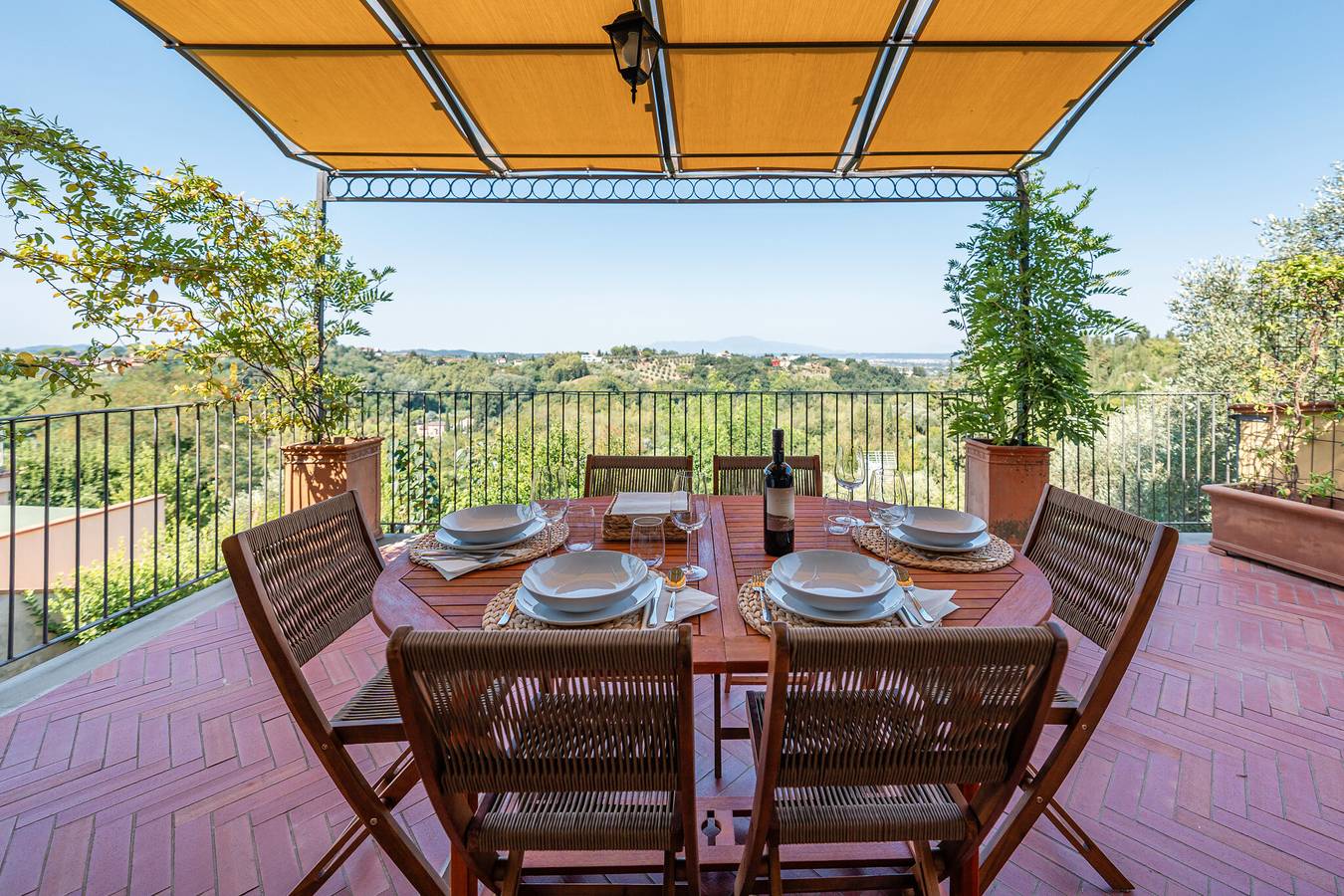 Appartement entier, Appartement 'Terrazza Su San Miniato' avec terrasse privée, Wi-Fi et climatisation in San Miniato, Province de Pise