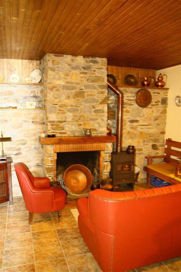 Three-Bedroom House in Rabal, Montesinho