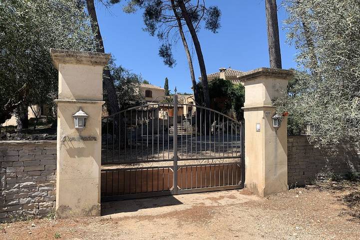 Location de vacances pour 11 personnes, animaux acceptés à Villetelle