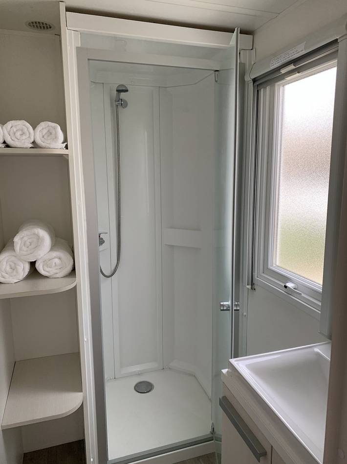 Bungalow für 4 Personen, mit Terrasse an der Costa Verde - 2