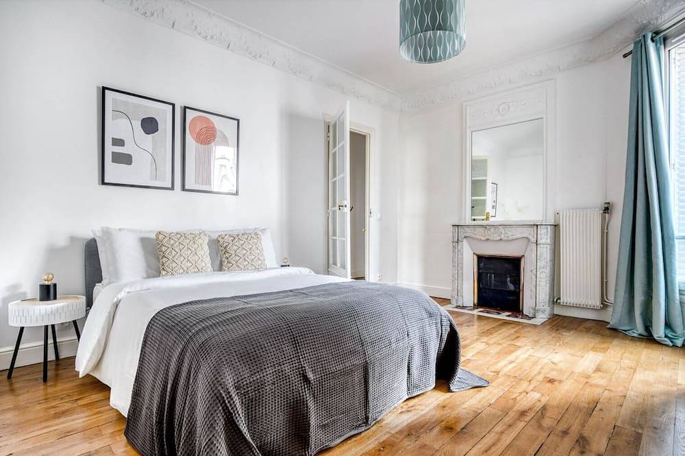 Entire apartment, Blueground | Levallois Perret, nr dining in Levallois-Perret, Hauts-de-Seine