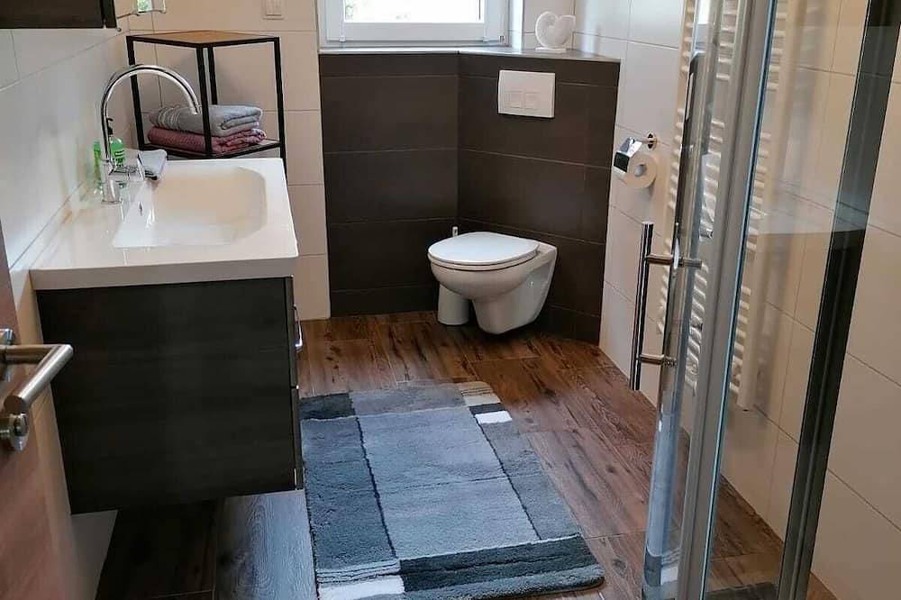 Geheel appartement, Ferienwohnung mit Terrasse in Karlstadt, Maindreieck