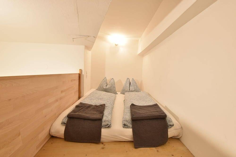 Geheel appartement, Spacious city center appartement with free parking in Innsbruck, Regio Innsbruck