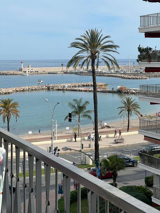 Gîte pour 5 personnes, avec balcon et vue dans Plage des Sablettes Est