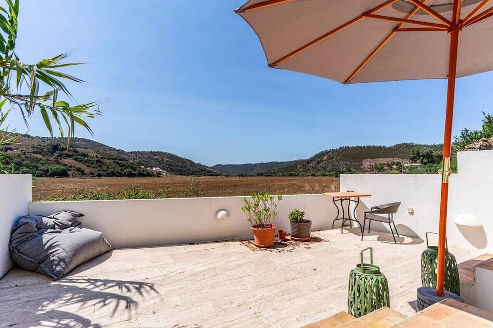 Casa Mira Vale - Calm Country House for 4 in Bordeira, Naturpark Südwest-Alentejo und Costa Vicentina