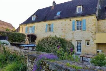 Gîte pour 4 personnes, avec piscine, animaux acceptés à Sainte-Mondane
