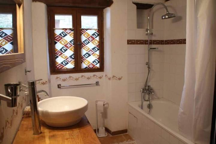 Gîte pour 5 personnes, avec jacuzzi ainsi que jardin et terrasse à Firmi - 4