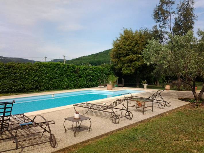 Gîte pour 2 personnes, avec piscine et terrasse dans Privas - 2