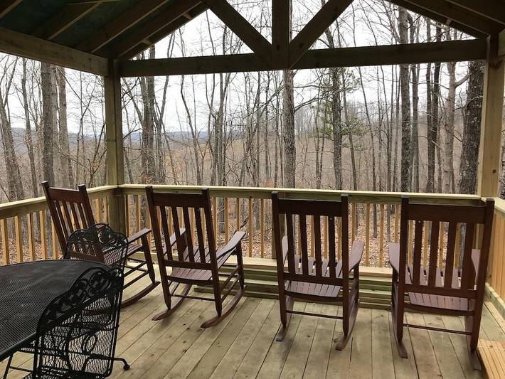 Log cabin for 6 people, with yard and balcony, with pets in Missouri