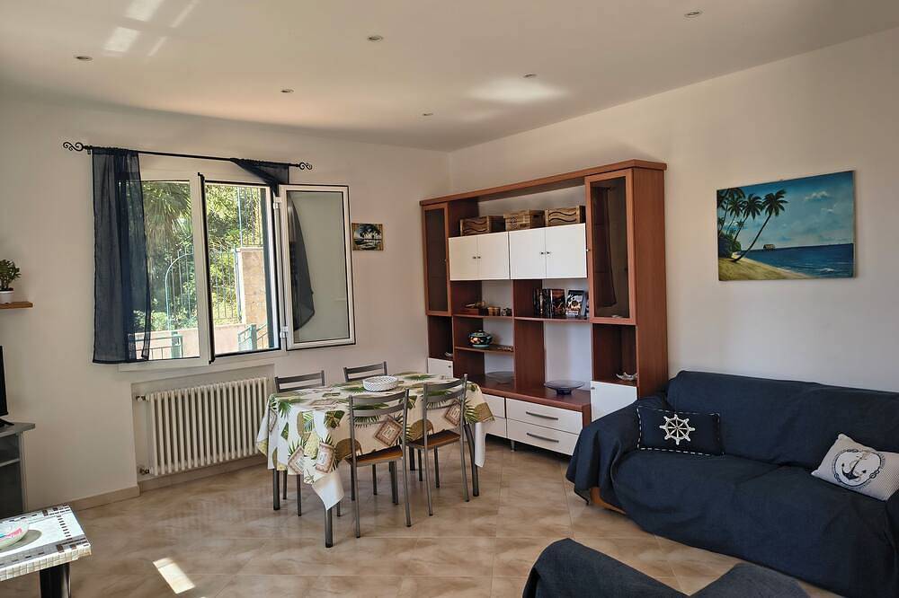 Casa Roque indipendente Vista Mare + parking incluso per famiglie, coppie, amici in Vallecrosia, Riviera di Ponente