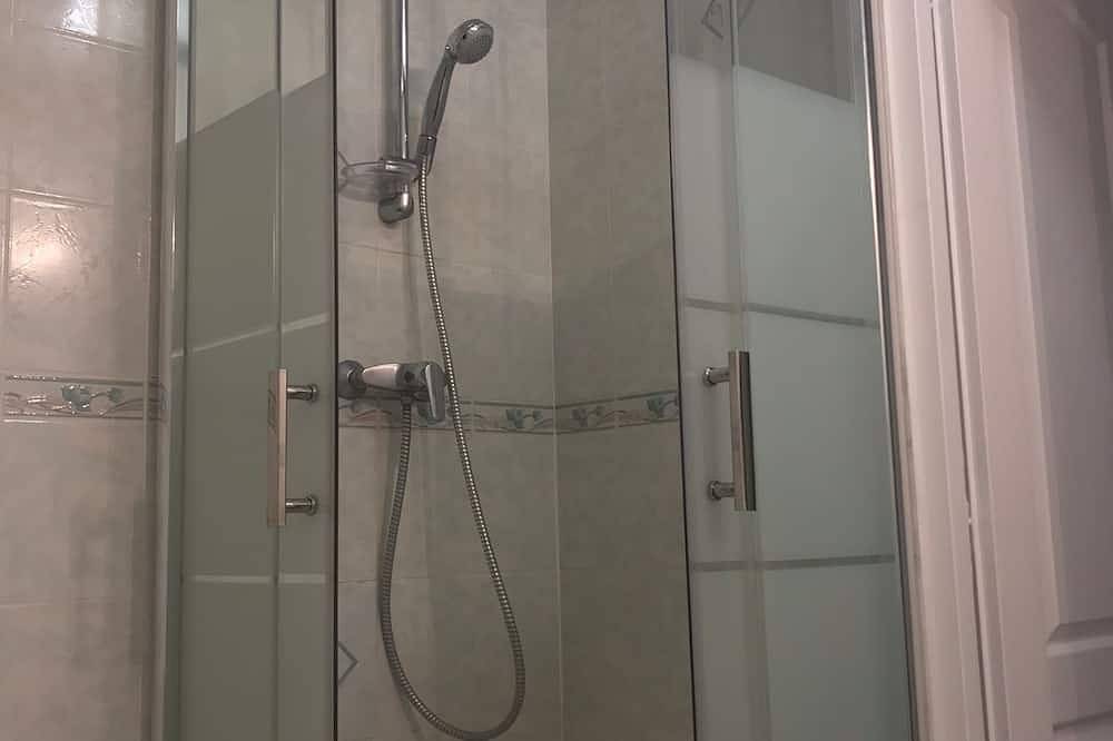 Entire apartment, Quiet apartment near Chartres city center in Lèves, Chartres region