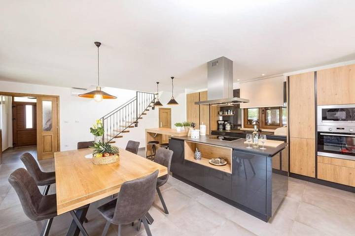 Villa für 6 Personen, mit Pool und Garten in Poreč - 4