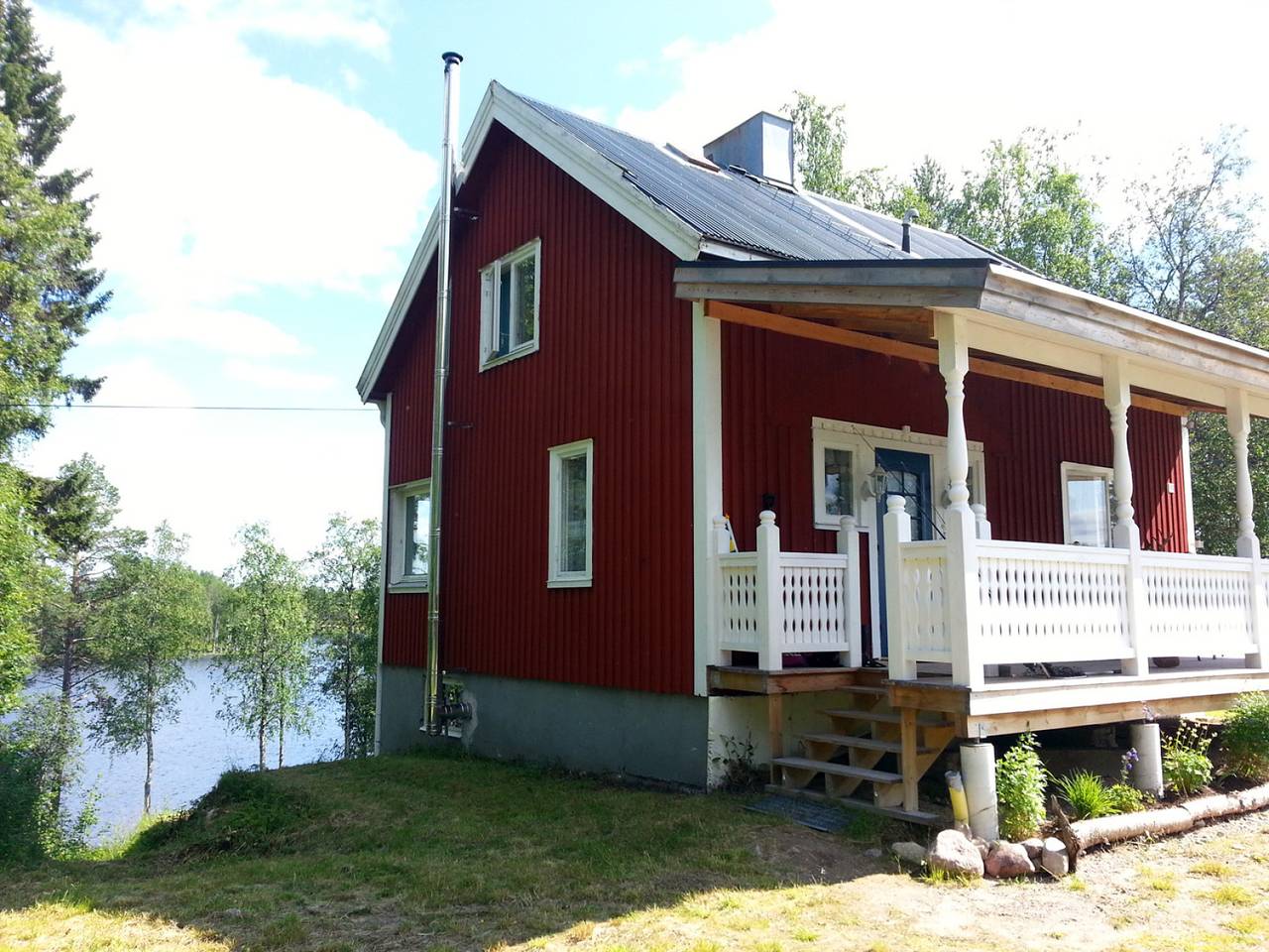 Komfortables Ferienhaus direkt am See, Angeln, Jagd, Schneemobile fahren direkt ab Haus in Norrbotten
