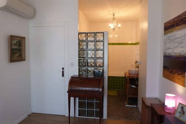 Appartement entier, Maison Appartement lumineuse, moderne et climatisée avec agréable jardina in Talence, Région de Bordeaux