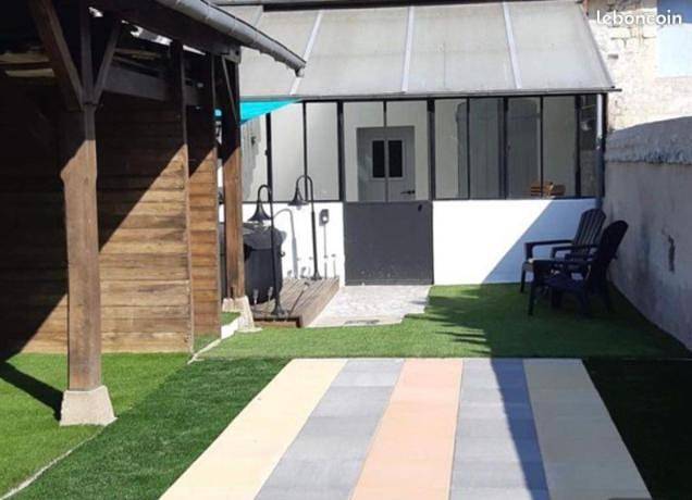 Location de vacances pour 2 personnes, avec terrasse ainsi que sauna et jacuzzi à Tavant - 2