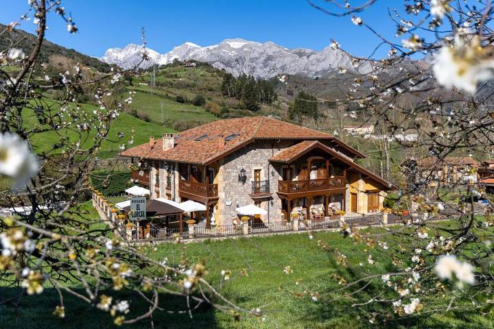 Casa de huéspuedes para 3 personas, con Balcón y Terraza además de Jardín y Vistas en Liébana
