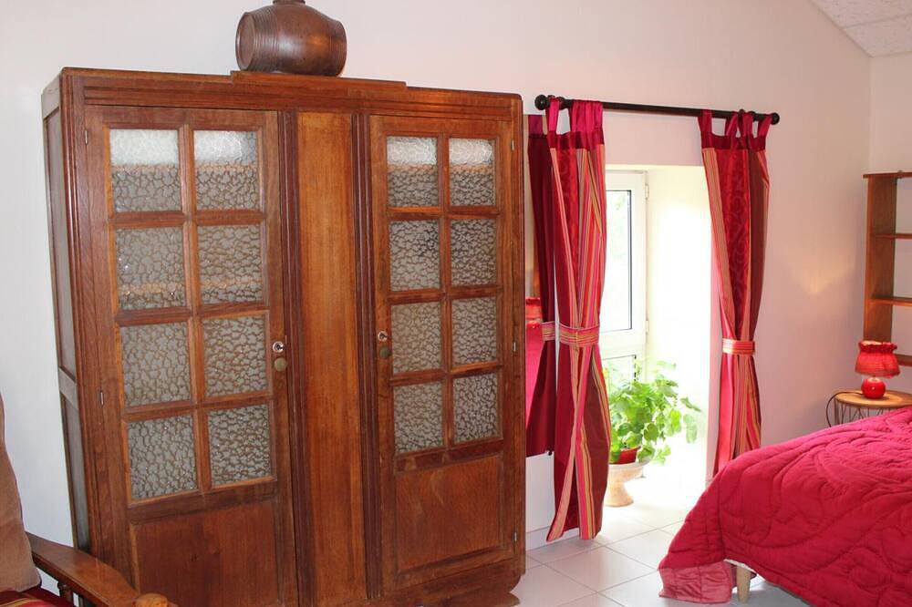Gîte indépendant rénové, animaux acceptés, jardin - La Tourne in Châtel-de-Neuvre, Allier